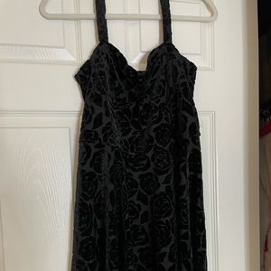 Black velvet dress size large.
